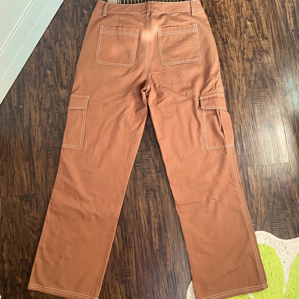 Hesperus brown cargo pants. Only worn twice. Size M.